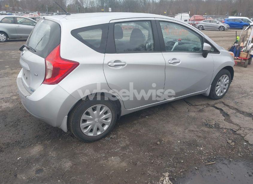 Photo 4 of 2015 Nissan Versa NOTE SV (VIN 3N1CE2CP7FL367897)