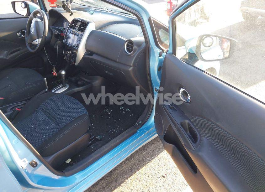 Photo 5 of 2015 Nissan Versa NOTE SL (VIN 3N1CE2CP7FL375420)