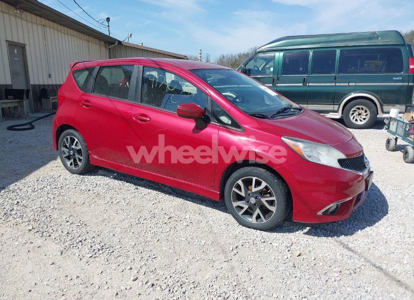 2015 Nissan Versa NOTE SR (VIN 3N1CE2CP7FL396056) main photo