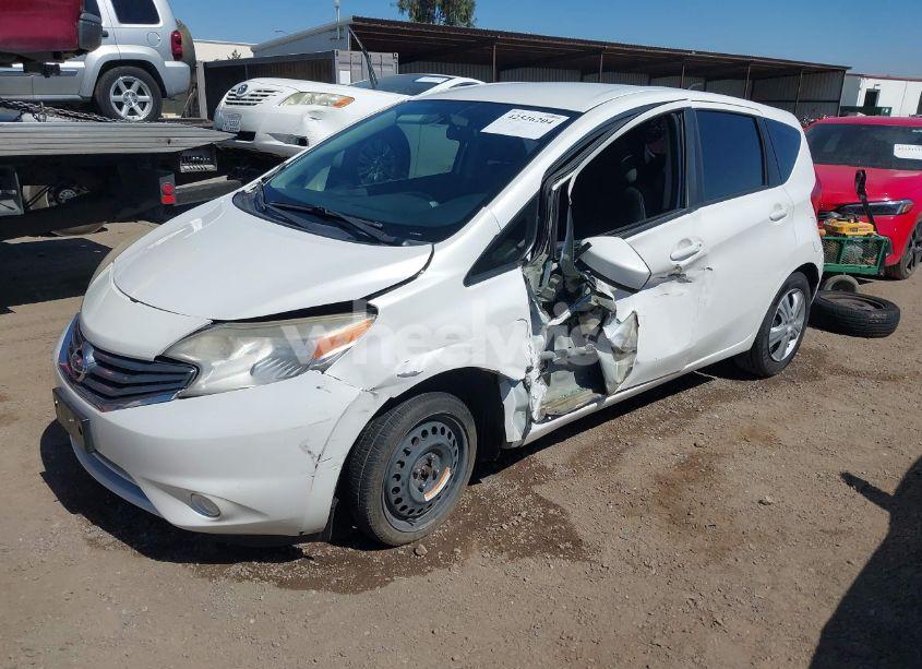Photo 2 of 2015 Nissan Versa NOTE SV (VIN 3N1CE2CP8FL366337)