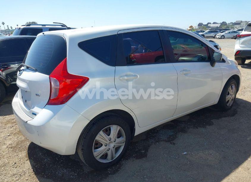 Photo 4 of 2015 Nissan Versa NOTE SV (VIN 3N1CE2CP8FL366337)
