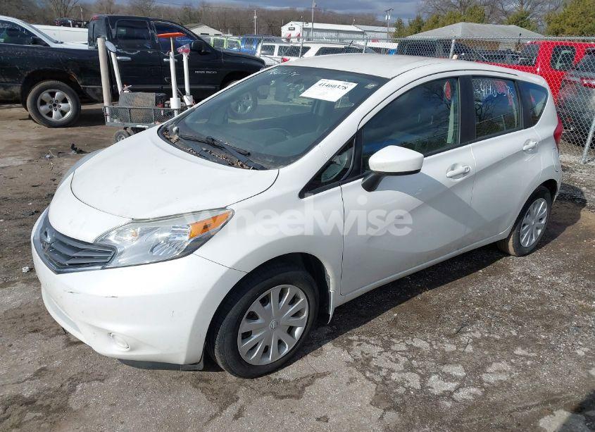 Photo 2 of 2015 Nissan Versa NOTE SV (VIN 3N1CE2CP8FL401197)