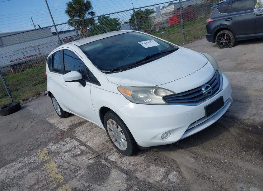 2015 Nissan Versa NOTE SV (VIN 3N1CE2CP8FL416024) main photo
