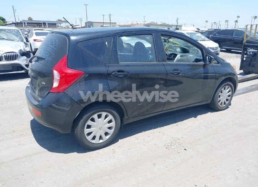 Photo 4 of 2015 Nissan Versa NOTE SV (VIN 3N1CE2CP8FL434975)