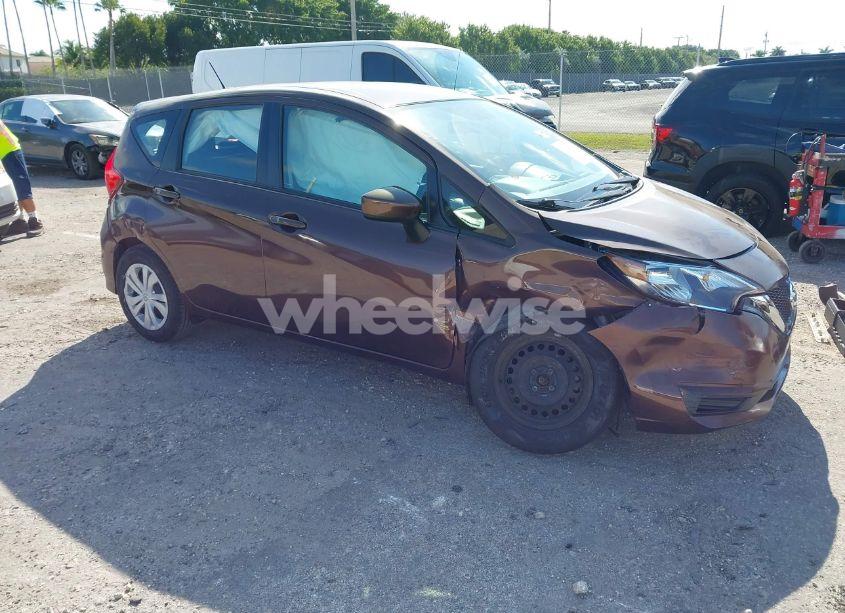2017 Nissan Versa NOTE SV (VIN 3N1CE2CP8HL375803) main photo