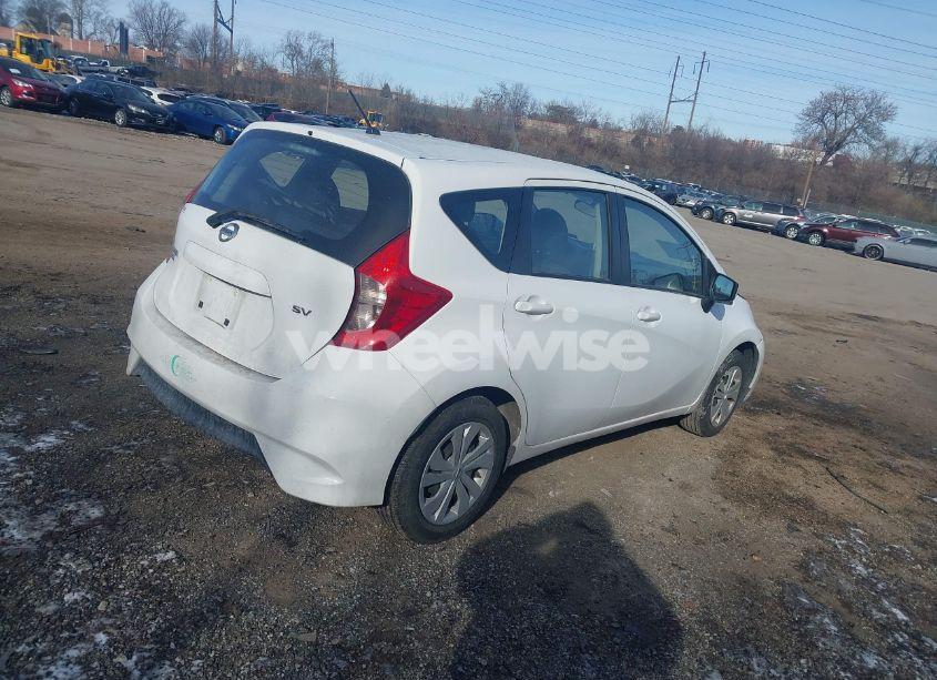 Photo 4 of 2019 Nissan Versa NOTE SV (VIN 3N1CE2CP8KL359057)