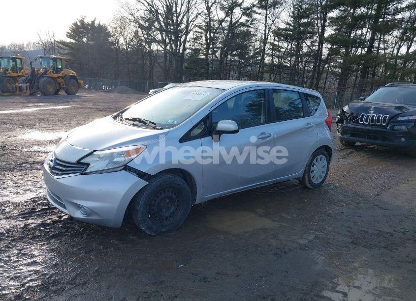 Photo 2 of 2015 Nissan Versa NOTE S (SR)/S PLUS/SL/SR/SV (VIN 3N1CE2CP9FL402505)