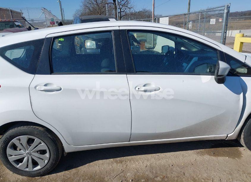 Photo 13 of 2019 Nissan Versa NOTE S (VIN 3N1CE2CP9KL359651)