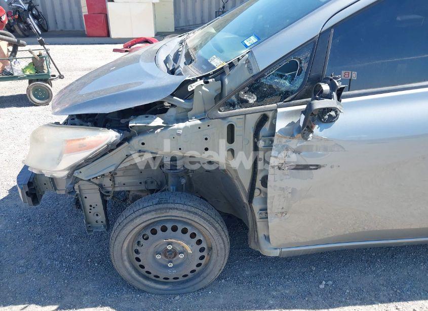 Photo 6 of 2014 Nissan Versa NOTE S (SR) (VIN 3N1CE2CPXEL377662)