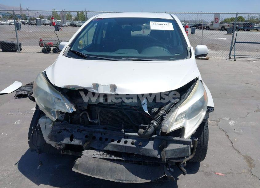 Photo 13 of 2014 Nissan Versa NOTE SV (VIN 3N1CE2CPXEL396874)