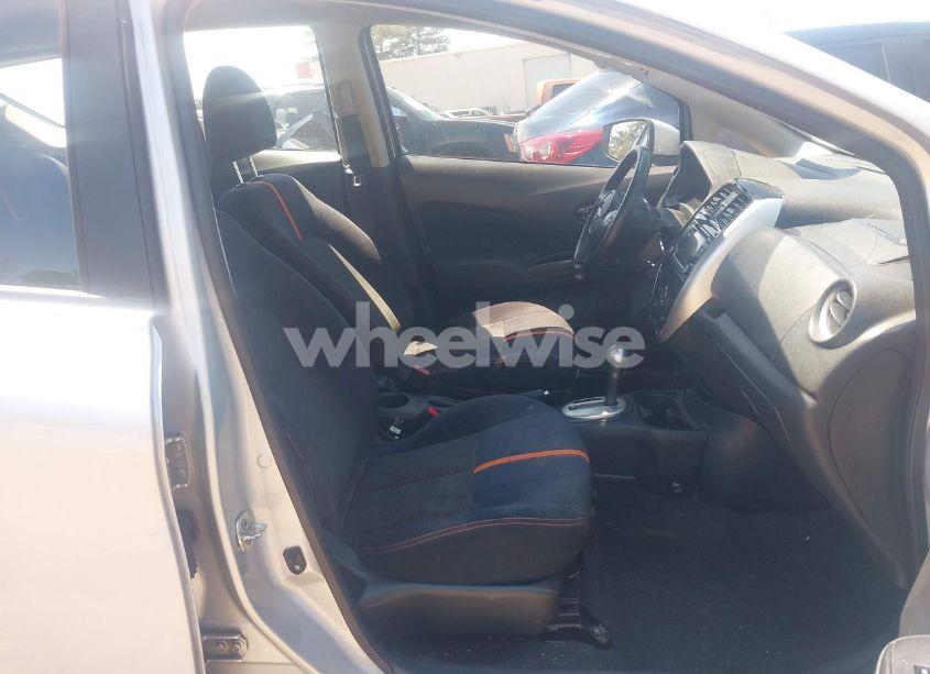 Photo 5 of 2015 Nissan Versa NOTE SR (VIN 3N1CE2CPXFL357543)