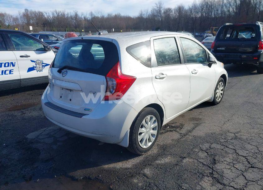 Photo 4 of 2015 Nissan Versa NOTE SV (VIN 3N1CE2CPXFL365366)
