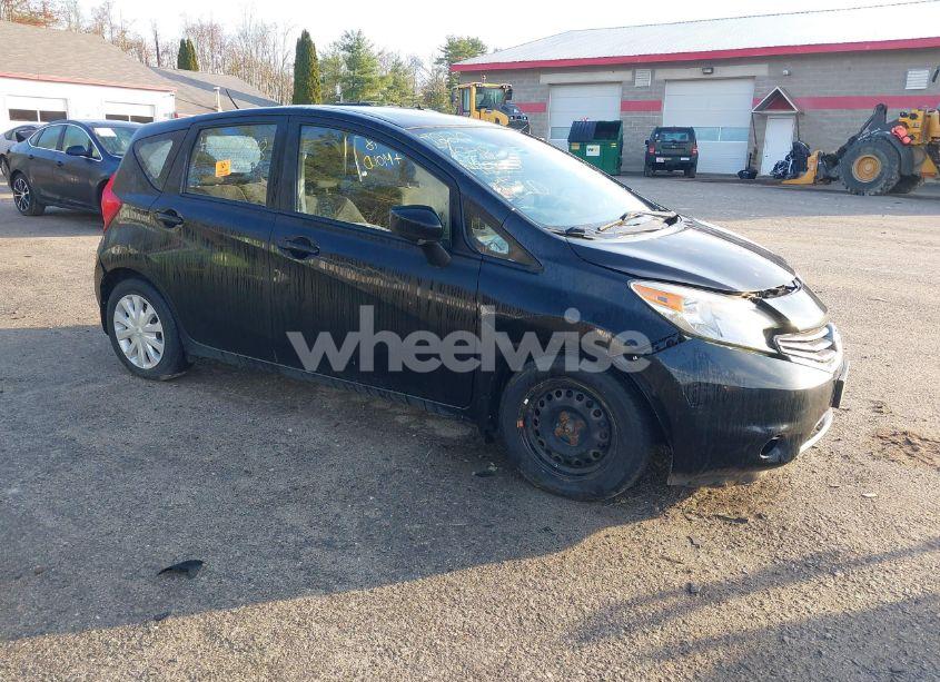 2015 Nissan Versa NOTE SV (VIN 3N1CE2CPXFL372818) main photo
