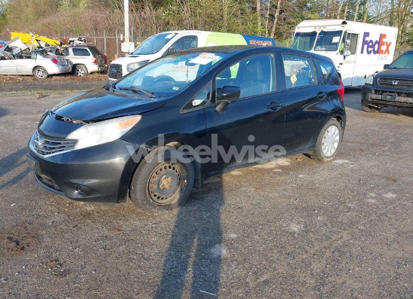 Photo 2 of 2015 Nissan Versa NOTE SV (VIN 3N1CE2CPXFL372818)