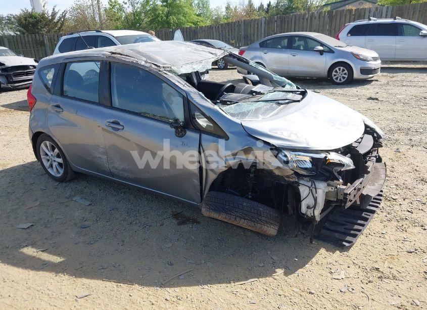2015 Nissan Versa NOTE SL (VIN 3N1CE2CPXFL390347) main photo