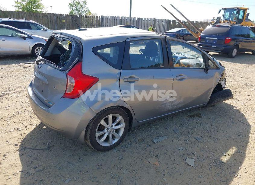 Photo 4 of 2015 Nissan Versa NOTE SL (VIN 3N1CE2CPXFL390347)