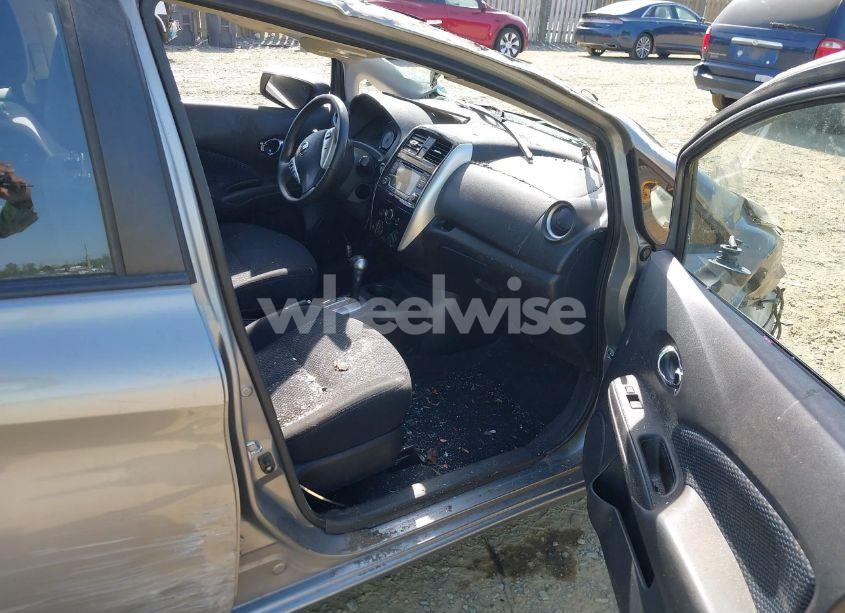 Photo 5 of 2015 Nissan Versa NOTE SL (VIN 3N1CE2CPXFL390347)