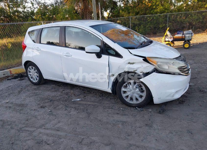 2015 Nissan Versa NOTE S (SR)/S PLUS/SL/SR/SV (VIN 3N1CE2CPXFL400231) main photo