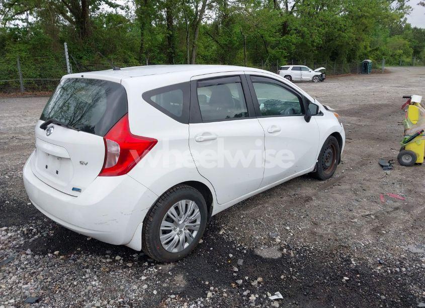 Photo 4 of 2015 Nissan Versa NOTE S (SR)/S PLUS/SL/SR/SV (VIN 3N1CE2CPXFL410290)