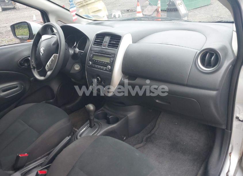Photo 5 of 2015 Nissan Versa NOTE S PLUS (VIN 3N1CE2CPXFL412752)