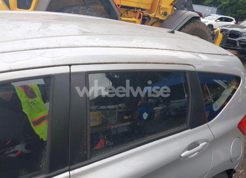 Photo 6 of 2015 Nissan Versa NOTE S PLUS (VIN 3N1CE2CPXFL412752)