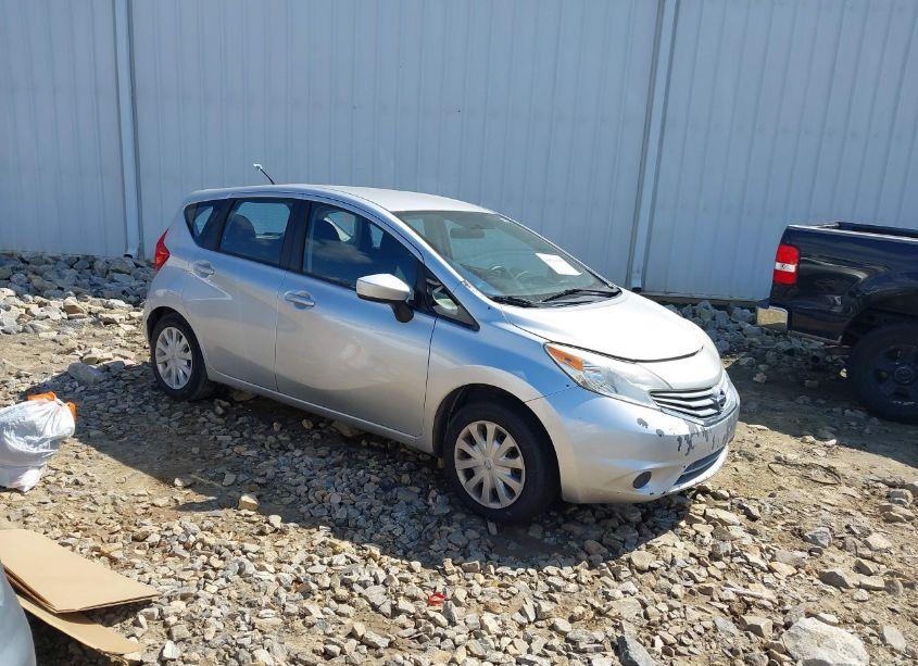 2015 Nissan Versa NOTE S (SR)/S PLUS/SL/SR/SV (VIN 3N1CE2CPXFL421483) main photo