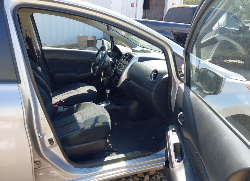 Photo 5 of 2015 Nissan Versa NOTE S (SR)/S PLUS/SL/SR/SV (VIN 3N1CE2CPXFL421483)