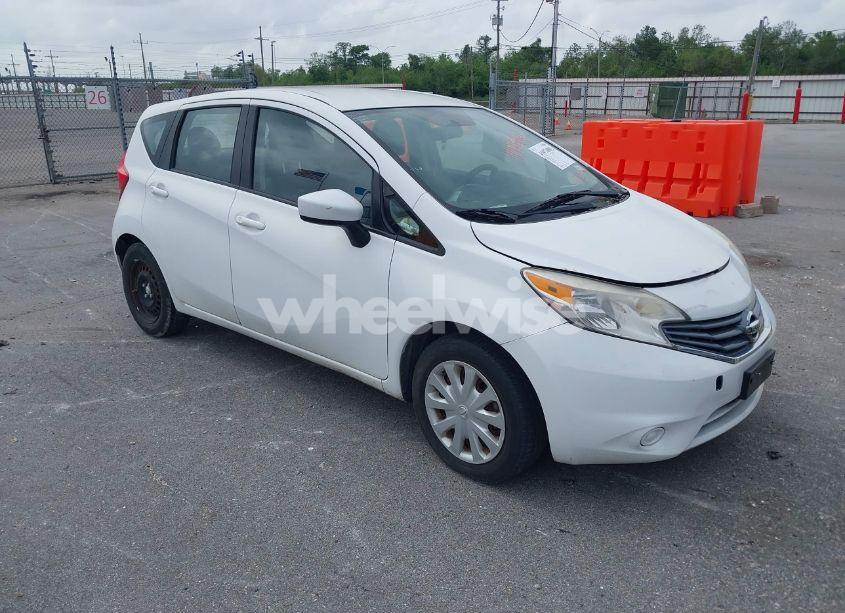 2015 Nissan Versa NOTE SV (VIN 3N1CE2CPXFL449218) main photo