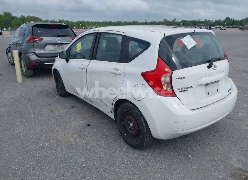 Photo 3 of 2015 Nissan Versa NOTE SV (VIN 3N1CE2CPXFL449218)