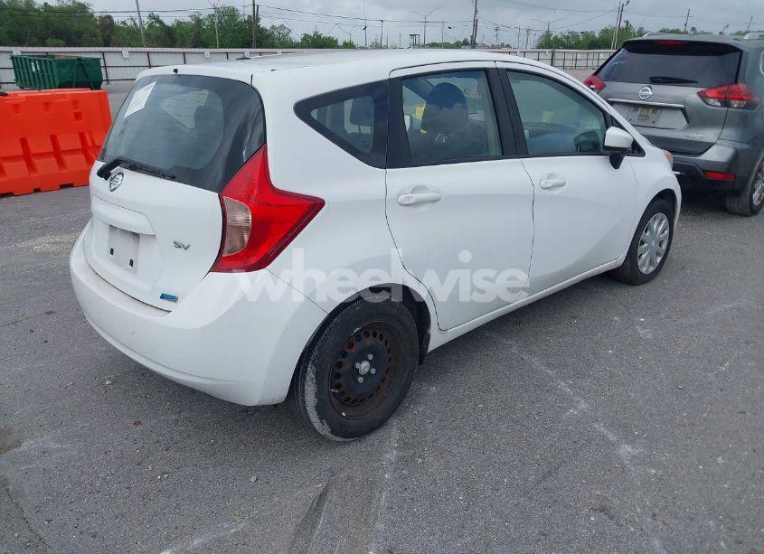 Photo 4 of 2015 Nissan Versa NOTE SV (VIN 3N1CE2CPXFL449218)
