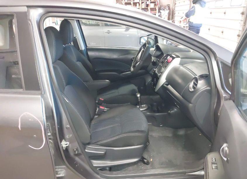 Photo 5 of 2018 Nissan Versa NOTE SV (VIN 3N1CE2CPXJL353517)