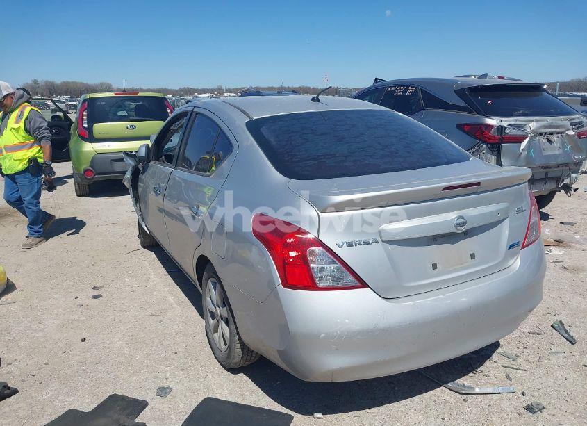Photo 3 of 2013 Nissan Versa 1.6 SL (VIN 3N1CN7AP0DL822053)