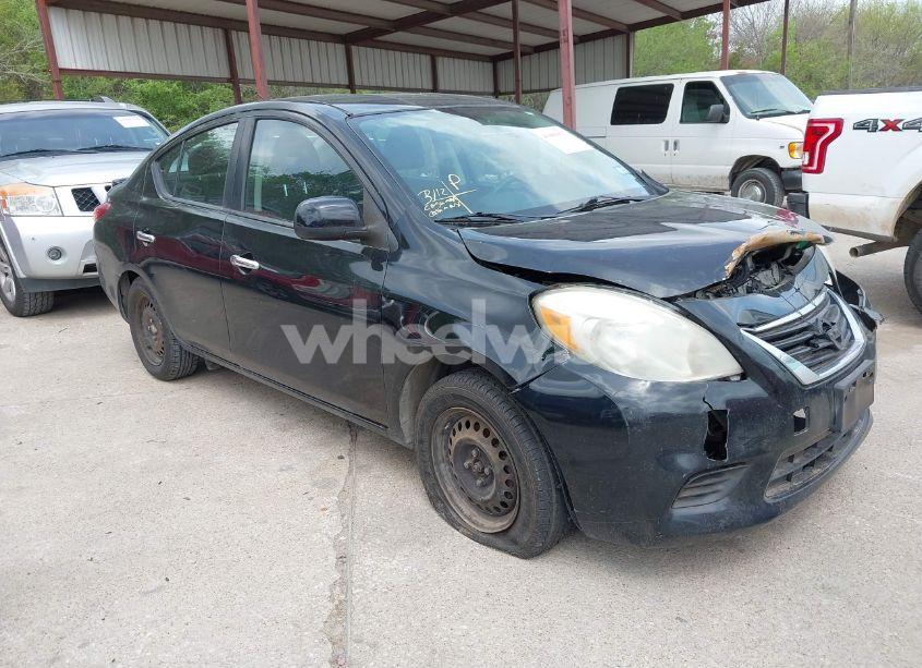 2013 Nissan Versa 1.6 SV (VIN 3N1CN7AP0DL864237) main photo