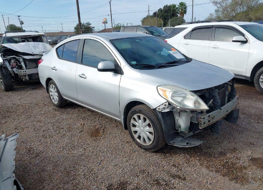 2013 Nissan Versa 1.6 SV (VIN 3N1CN7AP0DL876212) main photo