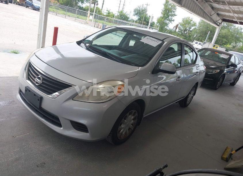 Photo 2 of 2013 Nissan Versa 1.6 SV (VIN 3N1CN7AP0DL883659)