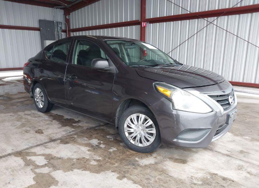 2015 Nissan Versa 1.6 S (VIN 3N1CN7AP0FL817311) main photo