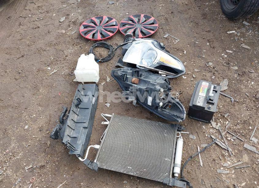 Photo 12 of 2015 Nissan Versa 1.6 S+ (VIN 3N1CN7AP0FL884099)