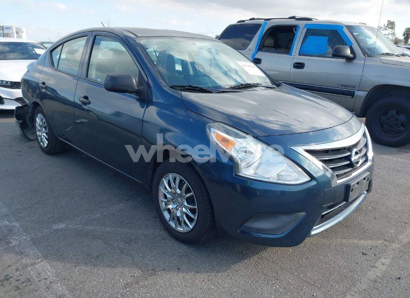 2015 Nissan Versa 1.6 S (VIN 3N1CN7AP0FL912290) main photo