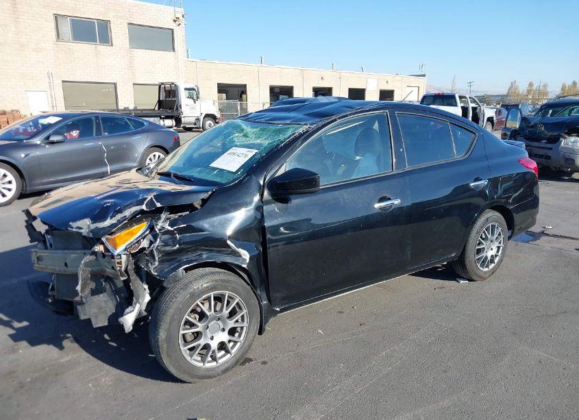 Photo 2 of 2015 Nissan Versa 1.6 SV (VIN 3N1CN7AP0FL946228)
