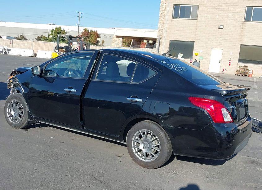 Photo 3 of 2015 Nissan Versa 1.6 SV (VIN 3N1CN7AP0FL946228)