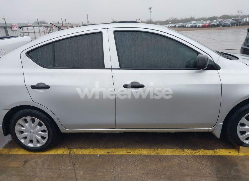Photo 13 of 2015 Nissan Versa 1.6 S (VIN 3N1CN7AP0FL951350)
