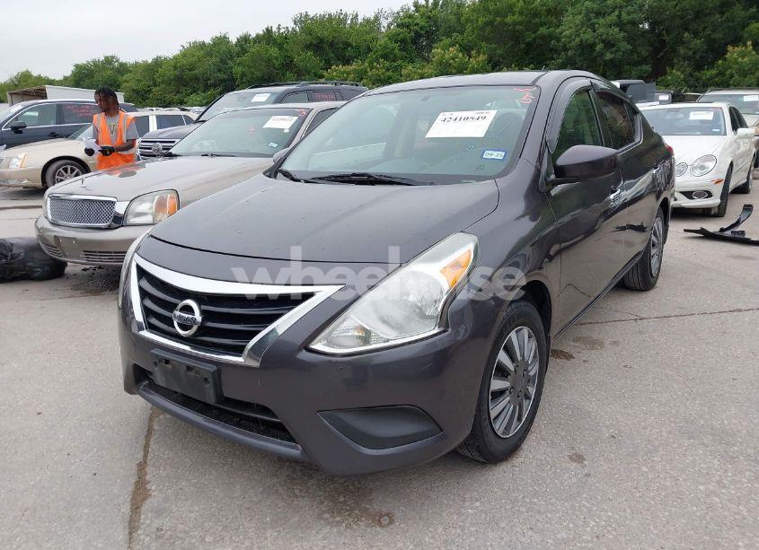 Photo 2 of 2015 Nissan Versa 1.6 SV (VIN 3N1CN7AP0FL952031)