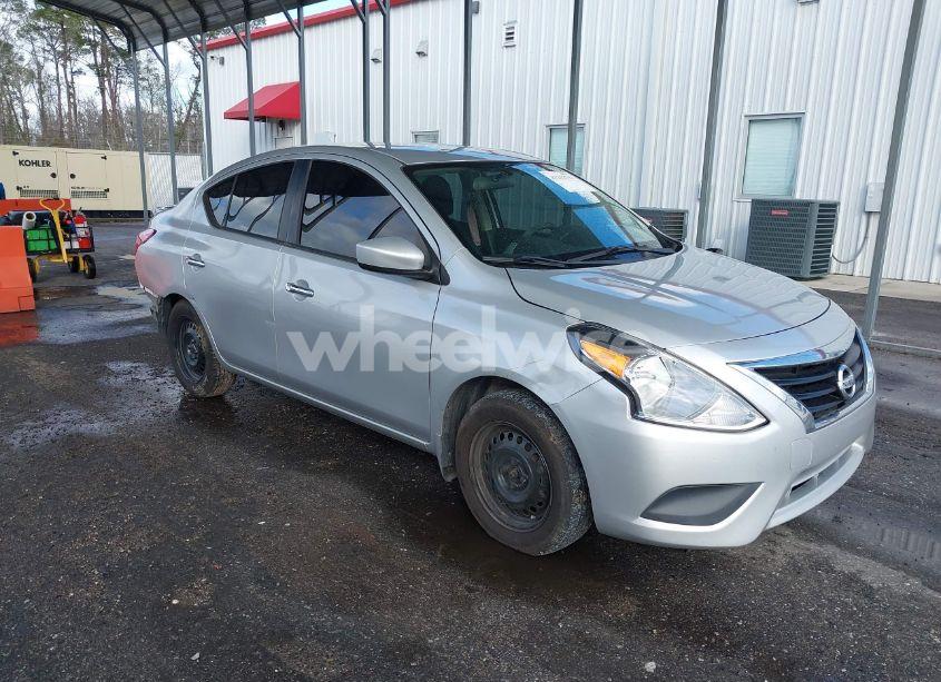2016 Nissan Versa 1.6 SV (VIN 3N1CN7AP0GL858734) main photo