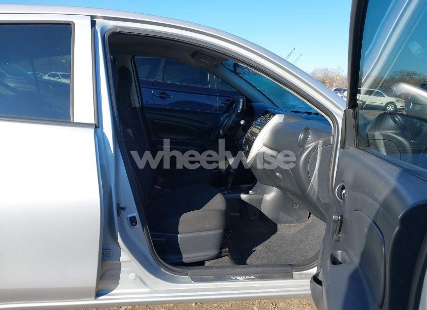 Photo 5 of 2016 Nissan Versa 1.6 S (VIN 3N1CN7AP0GL864727)