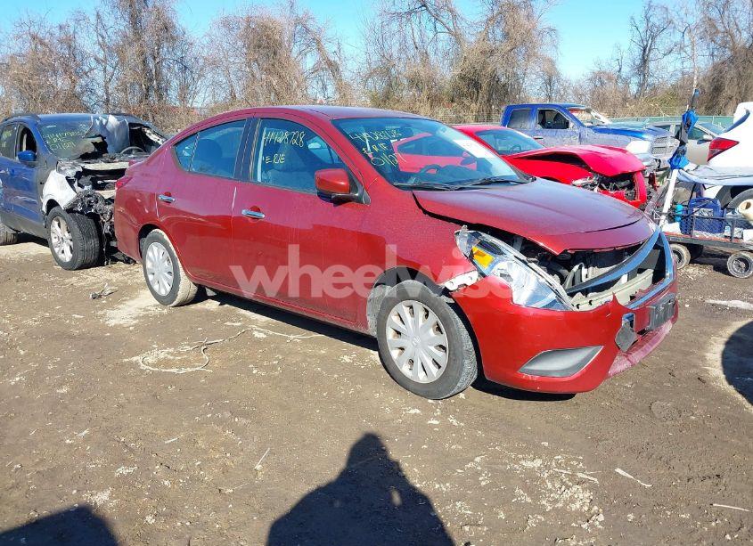 2016 Nissan Versa 1.6 SV (VIN 3N1CN7AP0GL865425) main photo