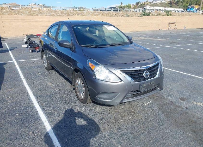 2016 Nissan Versa 1.6 SV (VIN 3N1CN7AP0GL890423) main photo