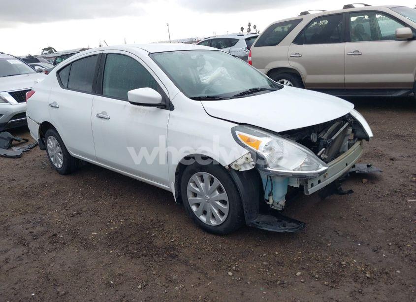 2016 Nissan Versa 1.6 SV (VIN 3N1CN7AP0GL894133) main photo