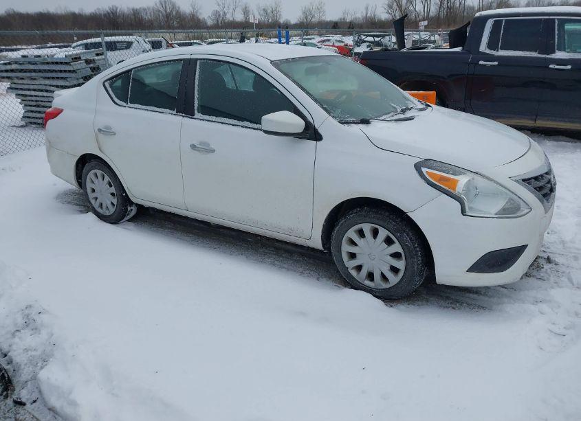 2017 Nissan Versa 1.6 SV (VIN 3N1CN7AP0HK467008) main photo