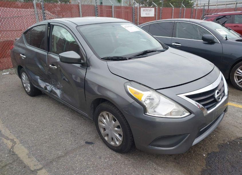 2017 Nissan Versa 1.6 SV (VIN 3N1CN7AP0HL816727) main photo