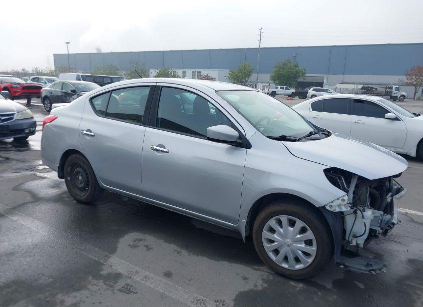 2017 Nissan Versa 1.6 SV (VIN 3N1CN7AP0HL822026) main photo